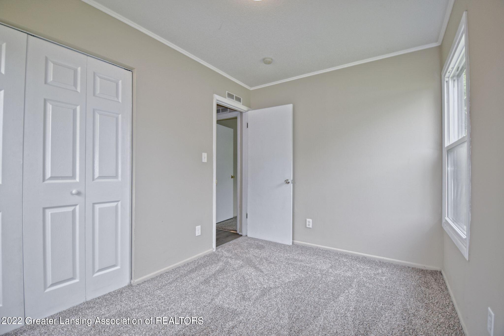 6240 Grovenburg Road Lansing, MI 48911 - Photo 16 of 23 15