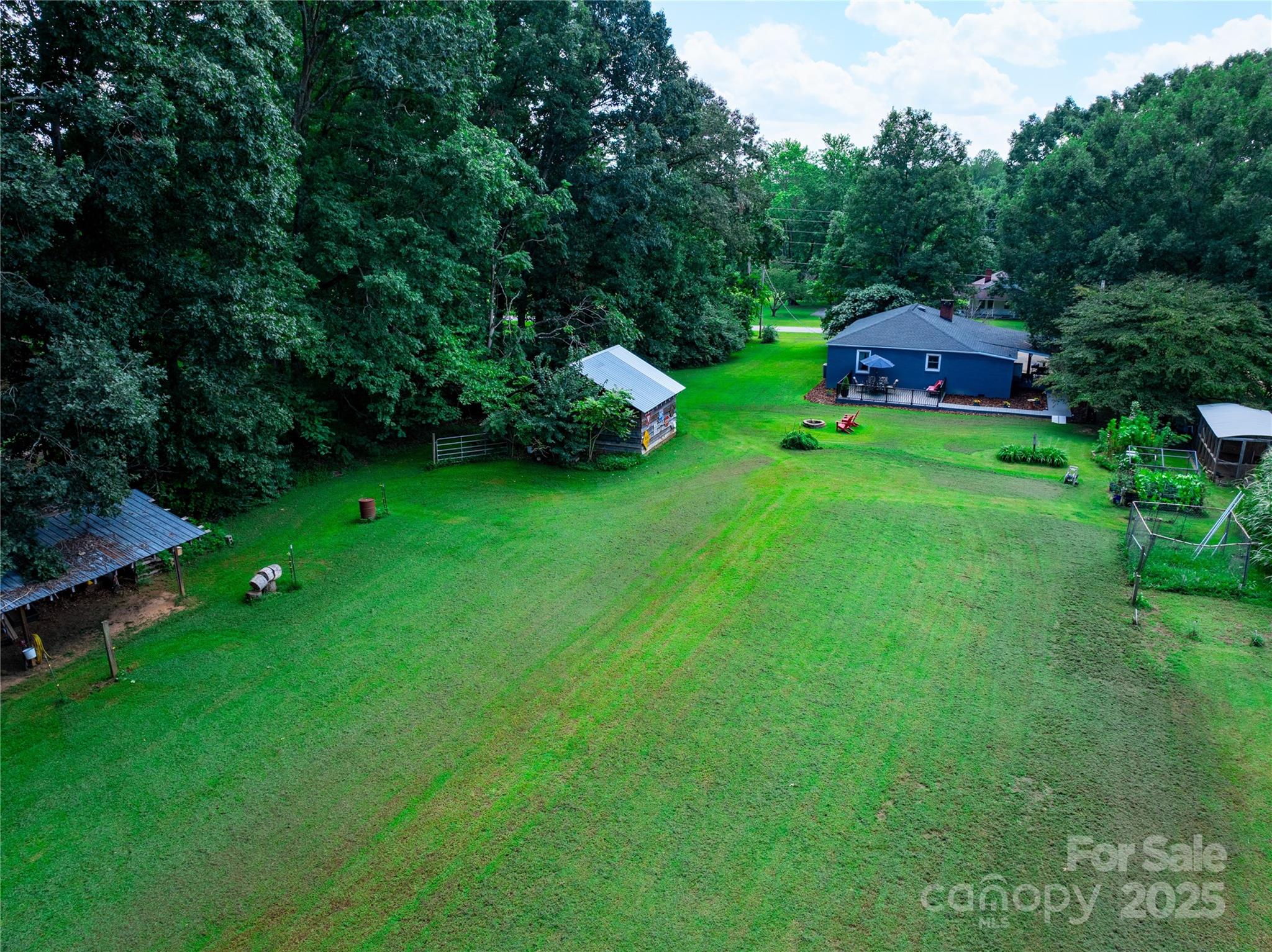 4959 King Wilkinson Road Denver, NC 28037 - Photo 37 of 41 a garden view