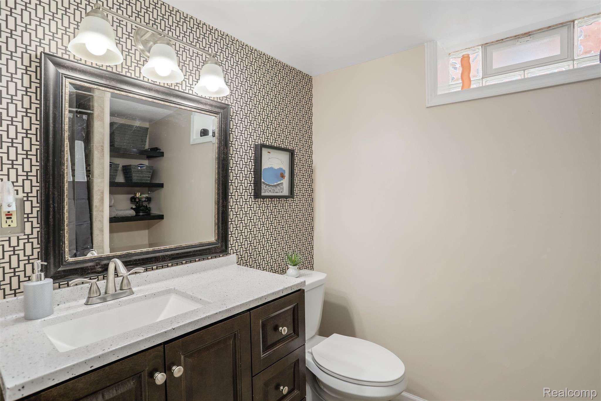 2825 Bamlet Road Royal Oak, MI 48073 - Photo 24 of 31 Lower level full bath