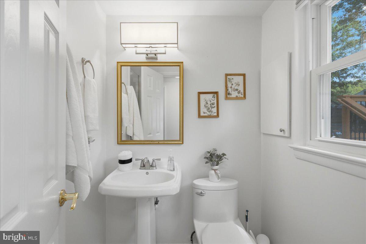 8915 Battery Road Alexandria, VA 22308 - Photo 18 of 55 Gallery Image 18