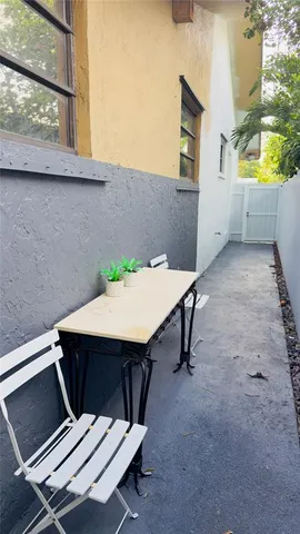 $1,750 | 3923 Southwest 62nd Court, Unit 1, Miami, FL 33155