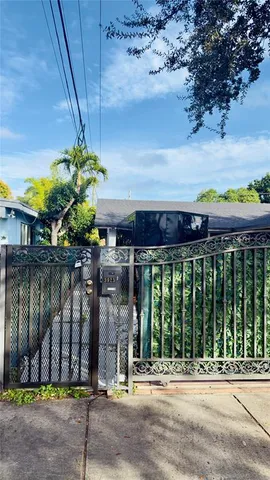 $1,750 | 3923 Southwest 62nd Court, Unit 1, Miami, FL 33155