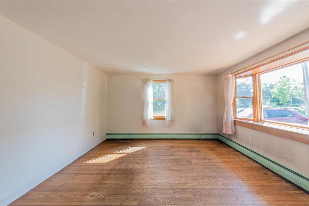 29 Puritan Road Bourne, MA 02532 - Photo 8 of 24 Gallery Image 8