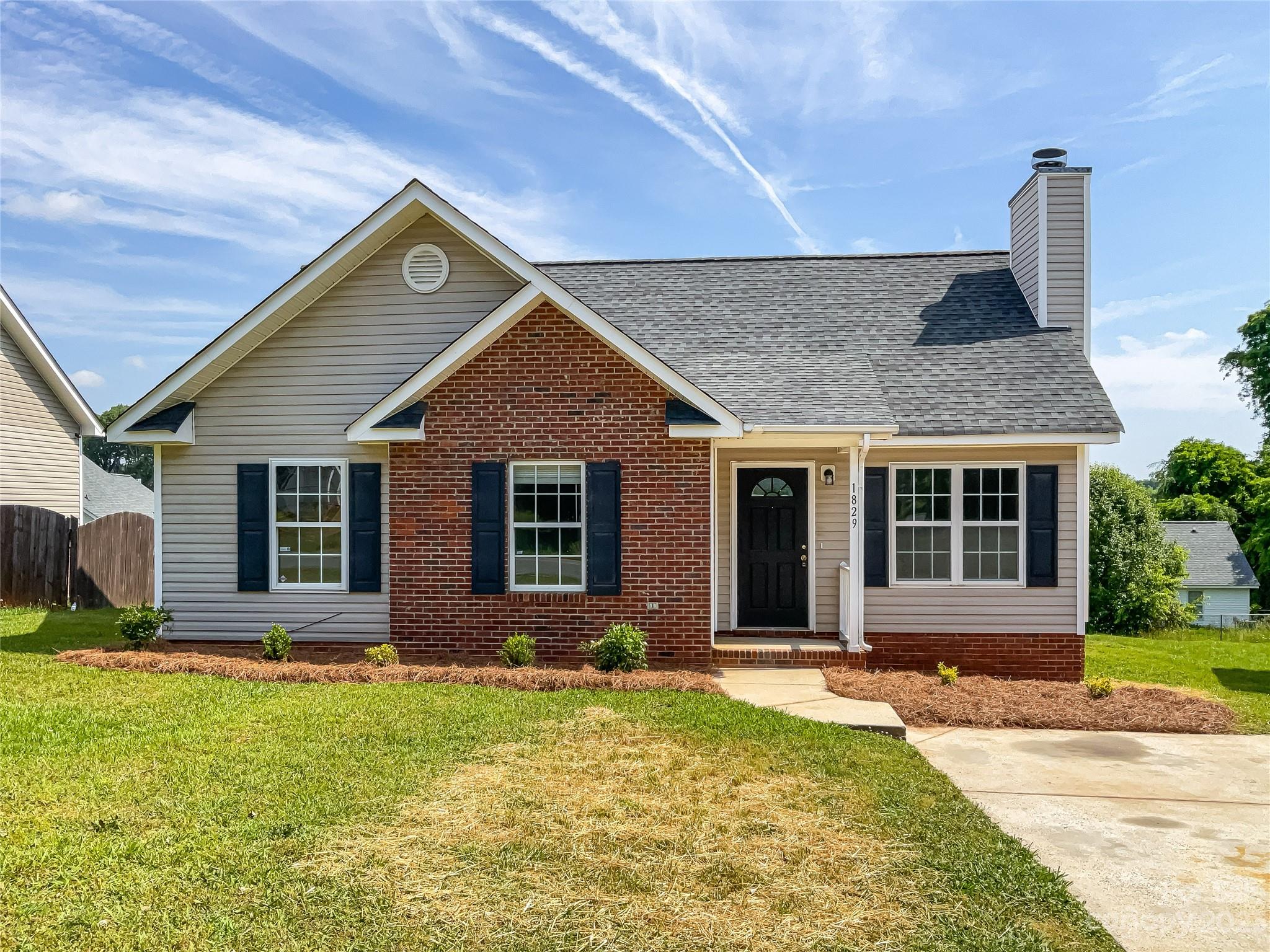 1829 Slater Road Charlotte, NC 28216 - Photo 1 of 20 Gallery Image 1