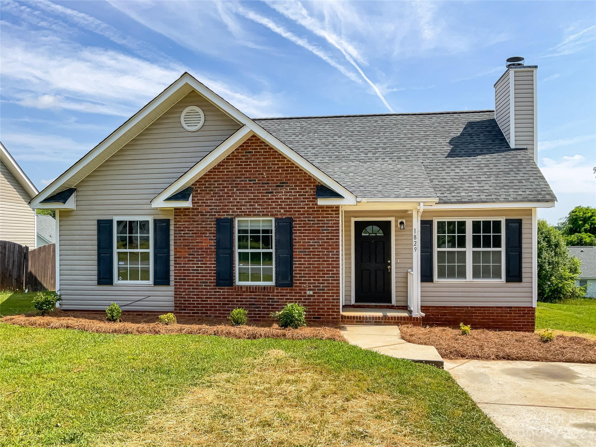 1829 Slater Road Charlotte, NC 28216 - Photo 2 of 20 Gallery Image 2