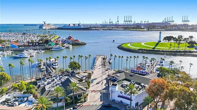 $429,000 | 545 Chestnut Avenue, Unit 207, Long Beach, CA 90802