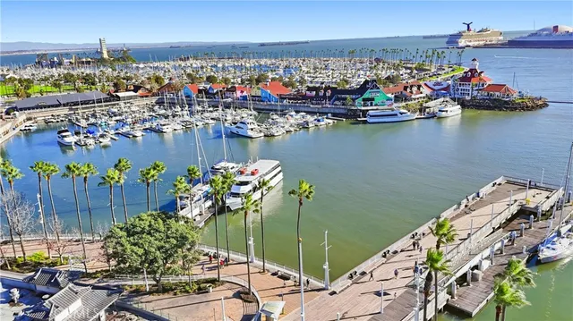 $429,000 | 545 Chestnut Avenue, Unit 207, Long Beach, CA 90802