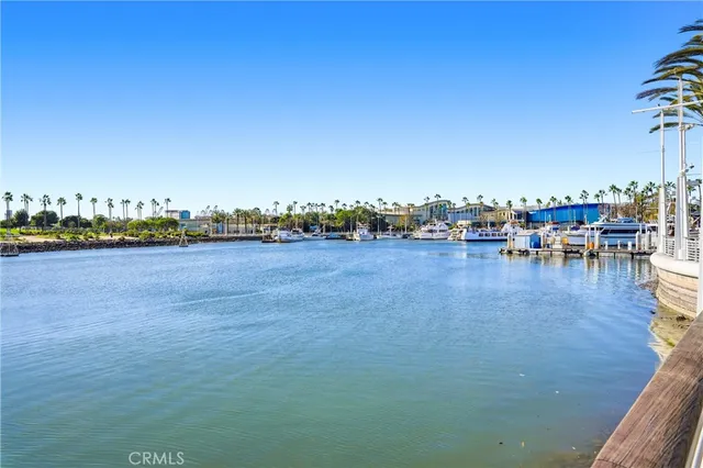 $429,000 | 545 Chestnut Avenue, Unit 207, Long Beach, CA 90802