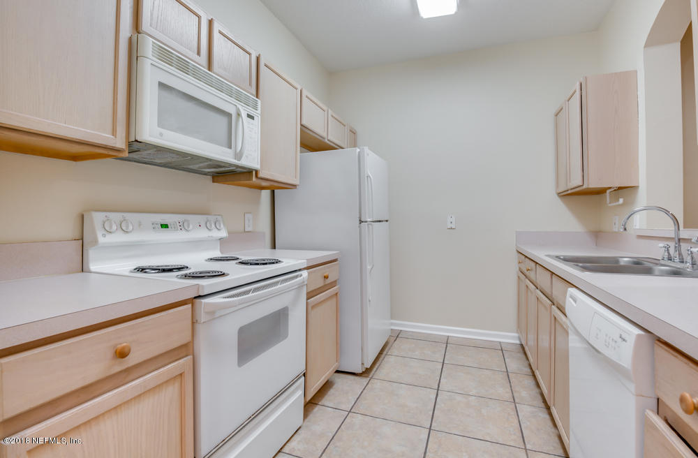 10550 Baymeadows Road, Unit 423 Jacksonville, FL 32256 - Photo 6 of 19 10550 Baymeadows Road 423 (5 of 19)