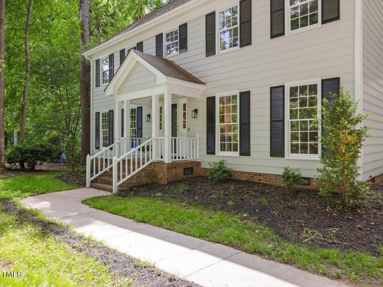 10609 Chinkapin Place Raleigh, NC 27613 - Photo 4 of 78 04-Front Walkway