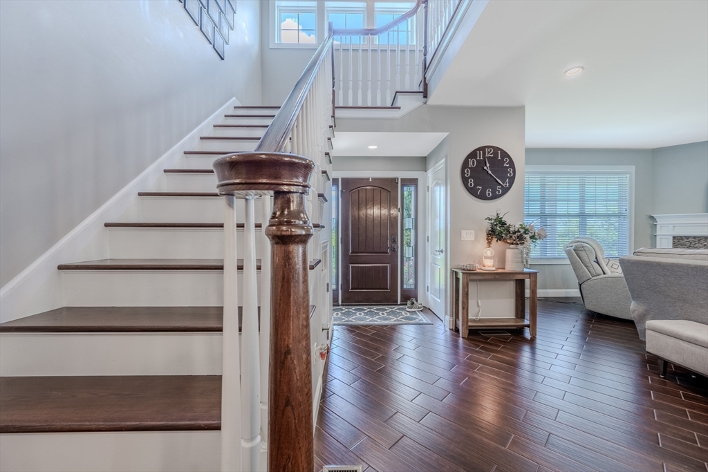 110 Munsing Ridge Granby, MA 01033 - Photo 5 of 36
