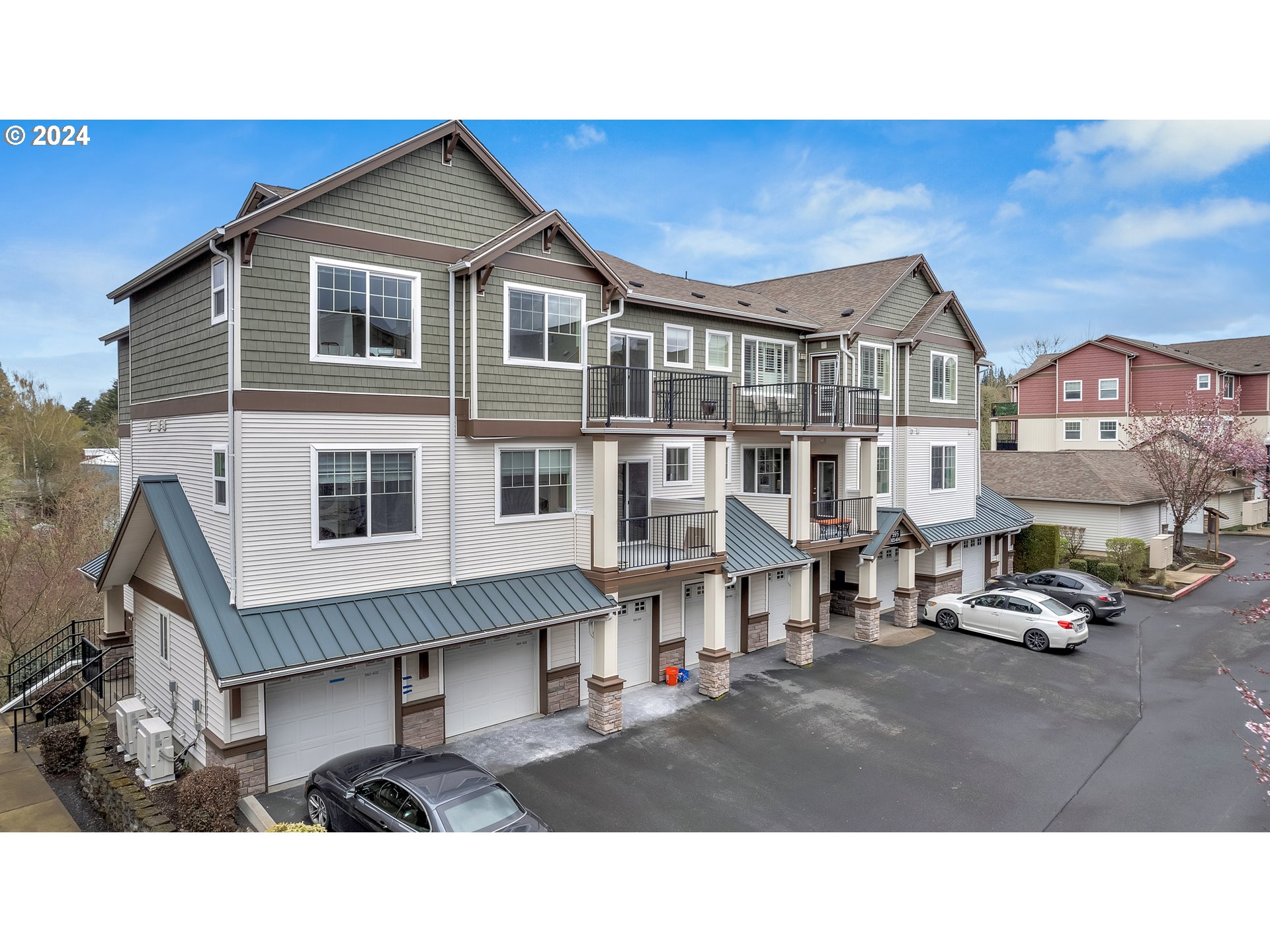 595 Northwest Lost Springs Ter Unit 303