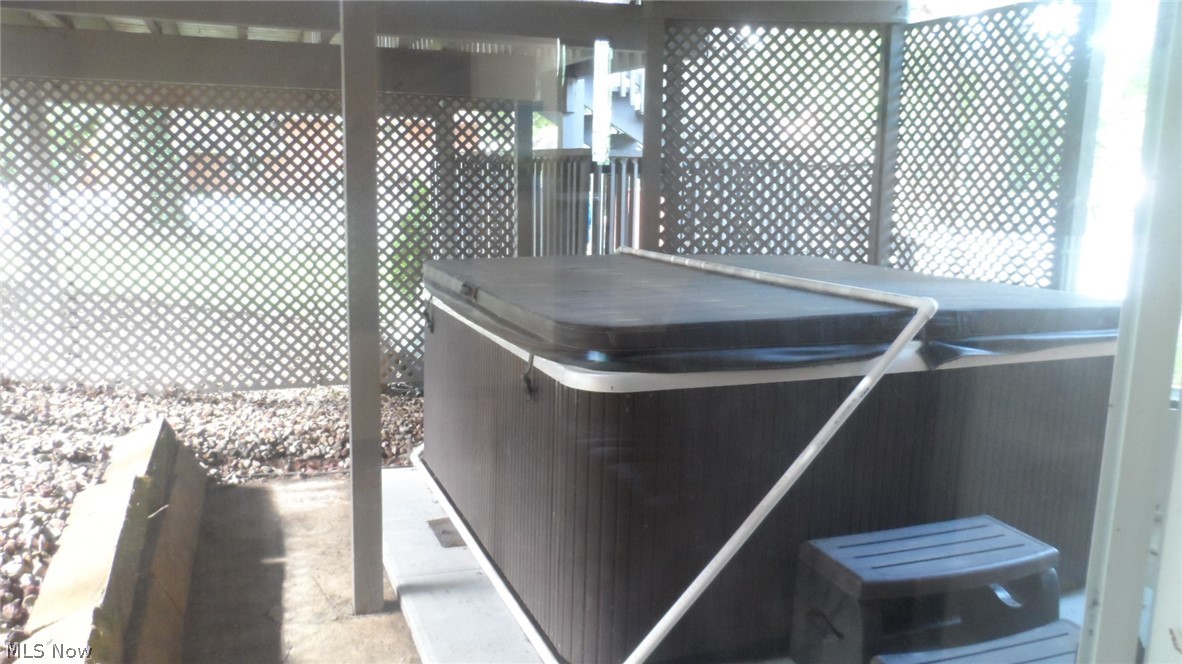 2092 Wyndham Road Akron, OH 44313 - Photo 29 of 31 Hot tub is negotiable