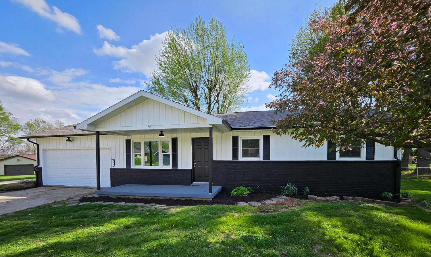 207 East Ford Street Connersville, IN 47331 - Photo 1 of 19