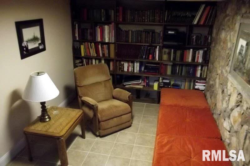 3001 Skyhawk Road Carbondale, IL 62902 - Photo 9 of 30 Gallery Image 9