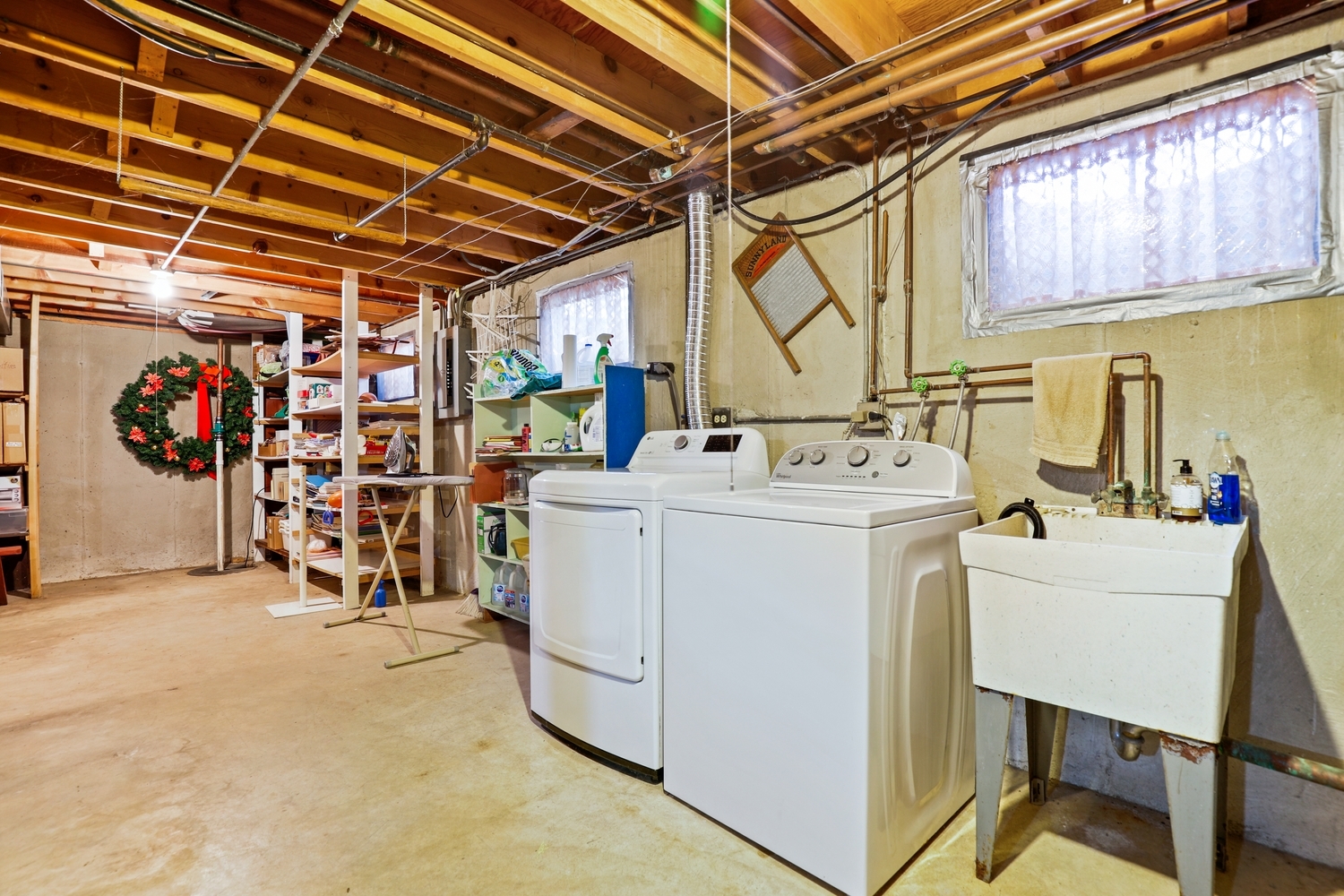 3463 Donovan Drive Crete, IL 60417 - Photo 19 of 23 a utility room with dryer and washer