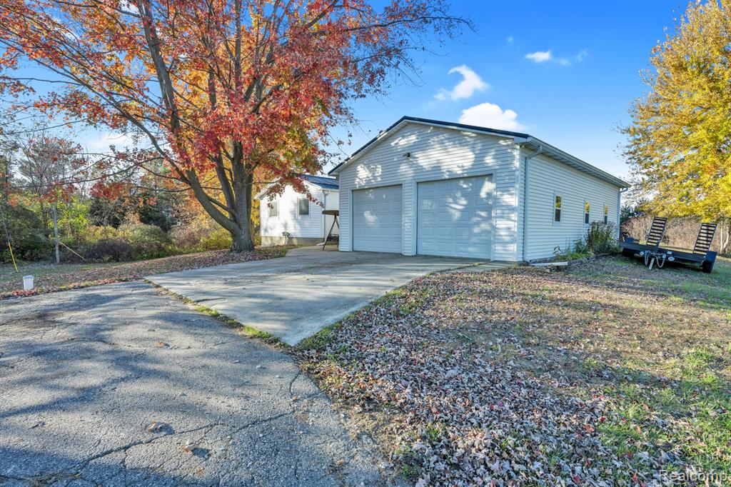 11345 East Potter Road Davison, MI 48423 - Photo 3 of 40