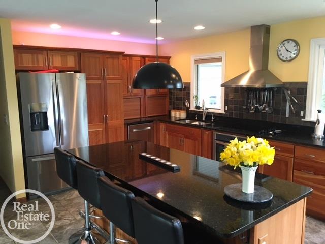 6595 Comstock Road Jeddo, MI 48032 - Photo 8 of 56 31288901-7.JPG