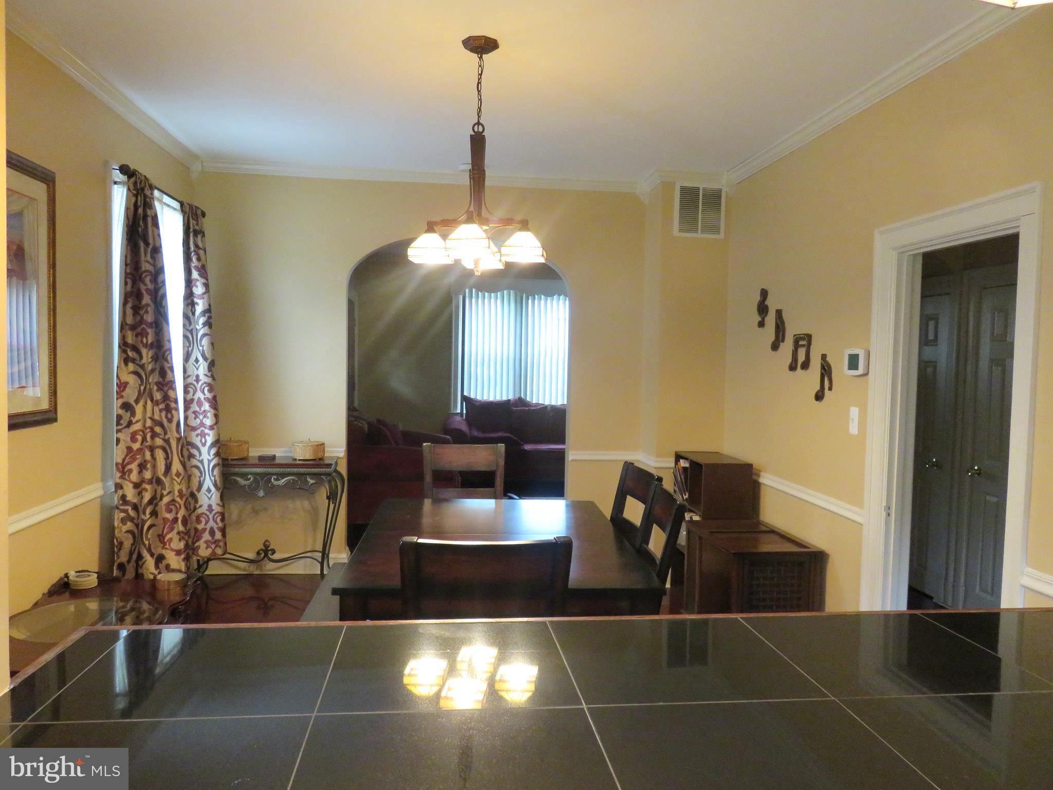 4803 Coleherne Road Baltimore, MD 21229 - Photo 10 of 30 Interior (General)