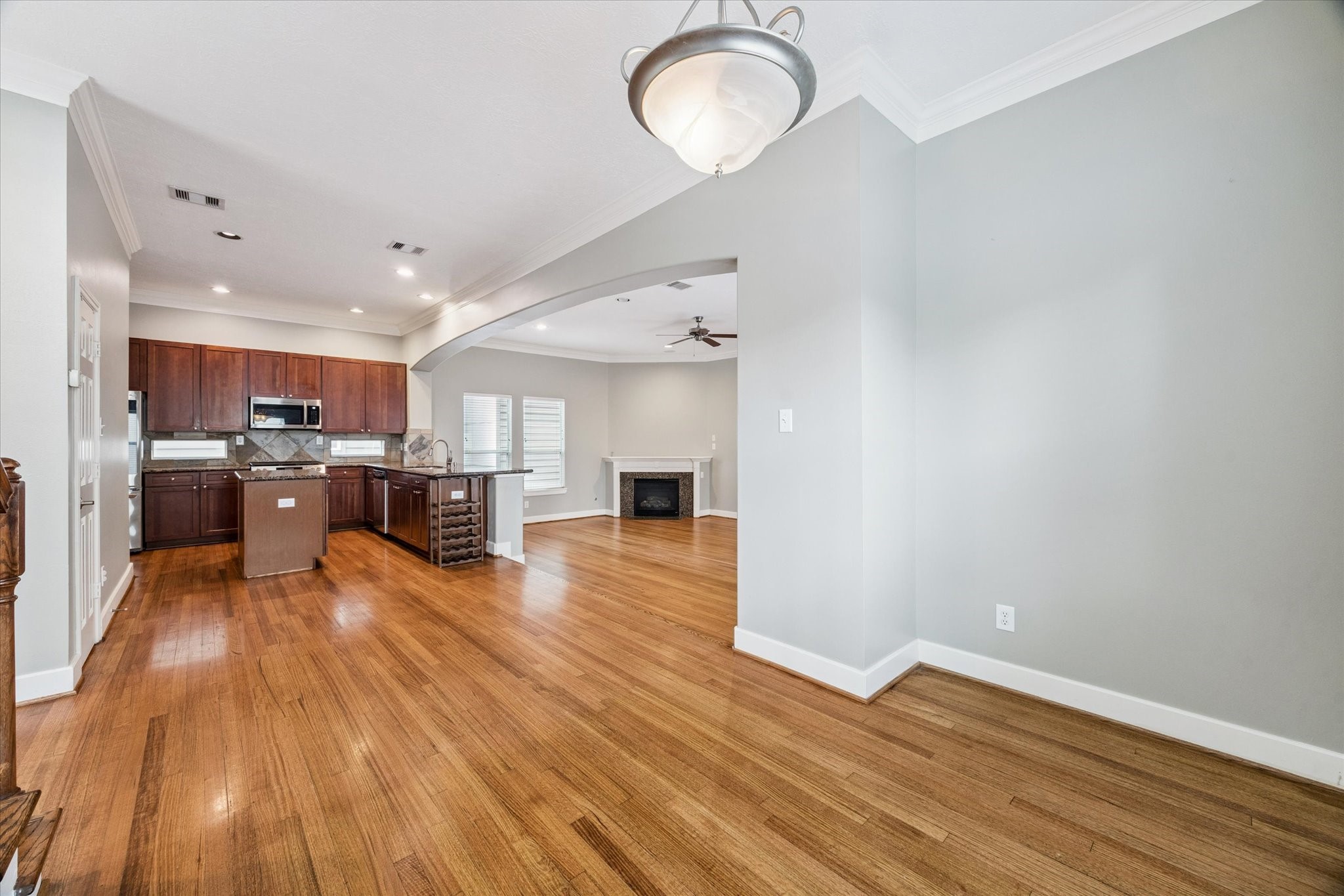 5736 Kansas Street, Unit B Houston, TX 77007 - Photo 10 of 28 a view of kitchen with wooden floor