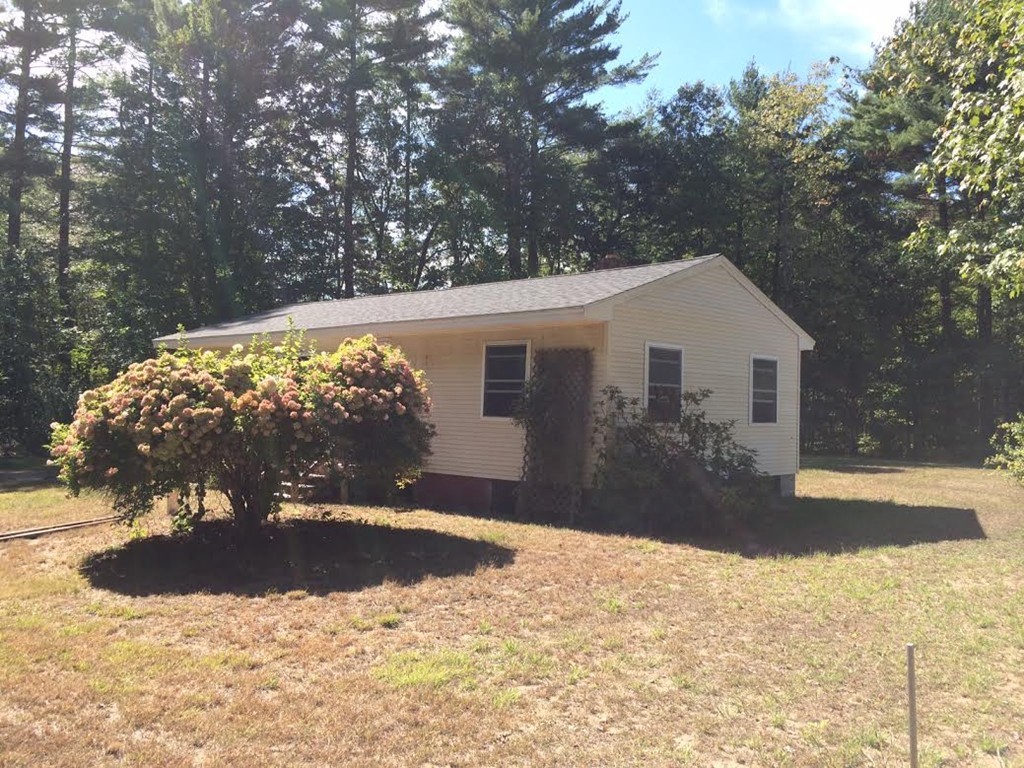 6 Barker Hill Road Townsend, MA 01469 - Photo 2 of 25 Gallery Image 2