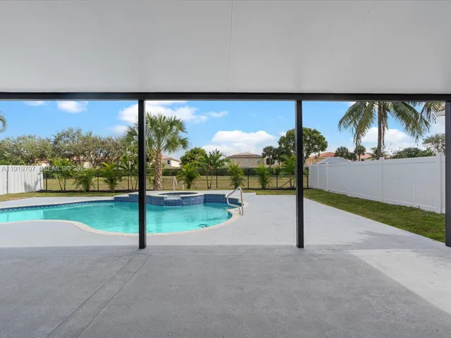 $799,000 | 6758 Lake Nona Place, Lake Worth, FL 33463