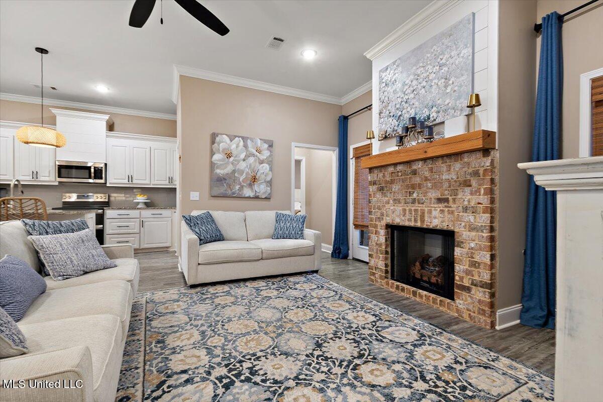 112 Serenity Lane Pearl, MS 39208 - Photo 11 of 36 Living Area