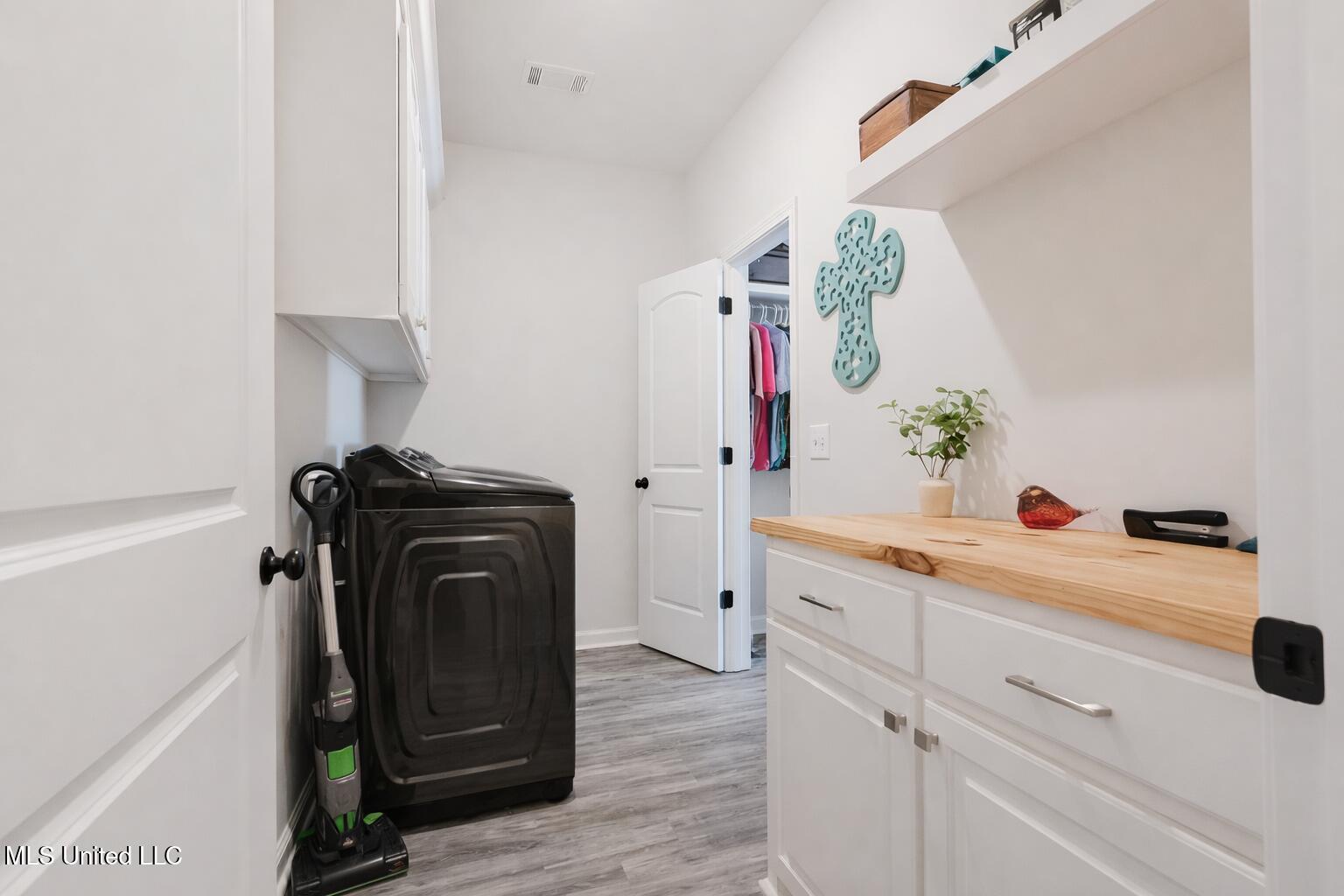 112 Serenity Lane Pearl, MS 39208 - Photo 14 of 21 Laundry