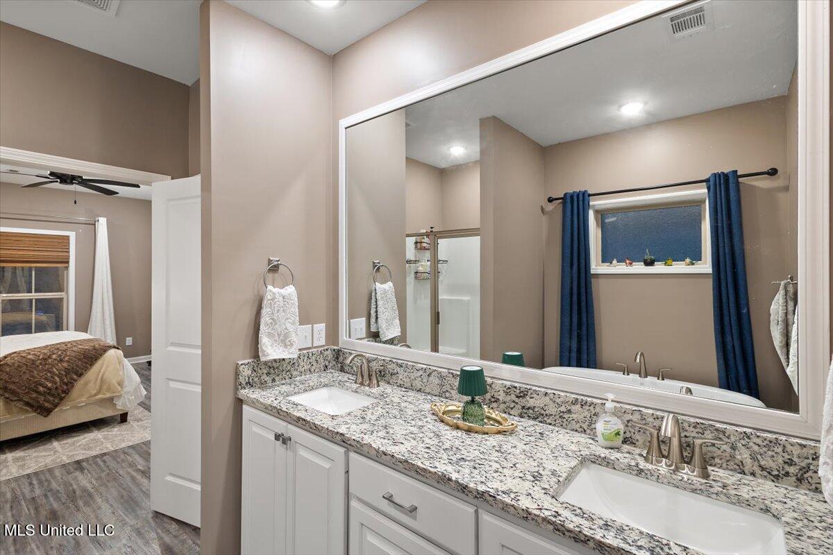 112 Serenity Lane Pearl, MS 39208 - Photo 23 of 36 Master Bath