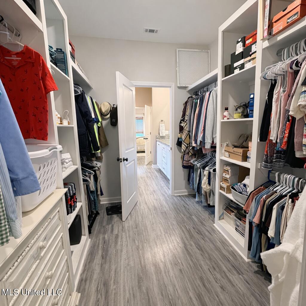 112 Serenity Lane Pearl, MS 39208 - Photo 24 of 36 Master Closet