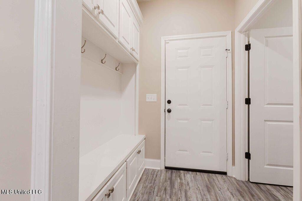 112 Serenity Lane Pearl, MS 39208 - Photo 29 of 36 Mud Room