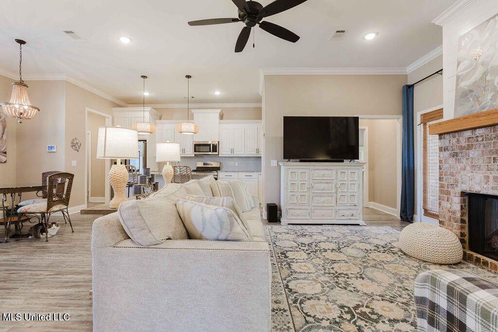 112 Serenity Lane Pearl, MS 39208 - Photo 4 of 21 Living Area