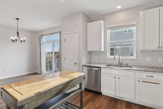 $375,000 | 17575 96th Place North, Maple Grove, MN 55311