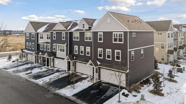 $375,000 | 17575 96th Place North, Maple Grove, MN 55311