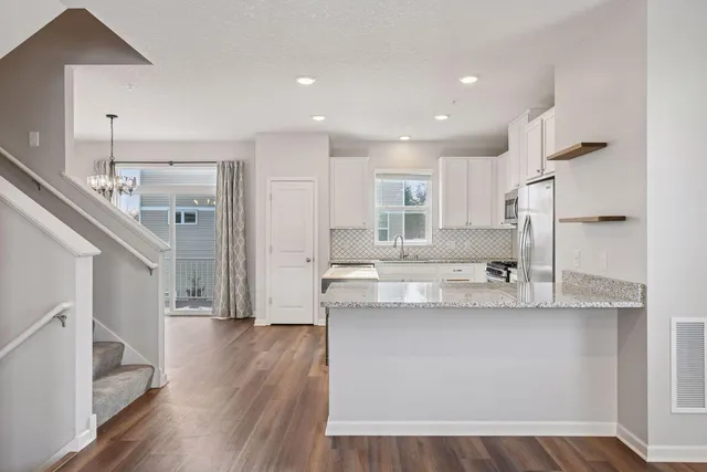 $375,000 | 17575 96th Place North, Maple Grove, MN 55311