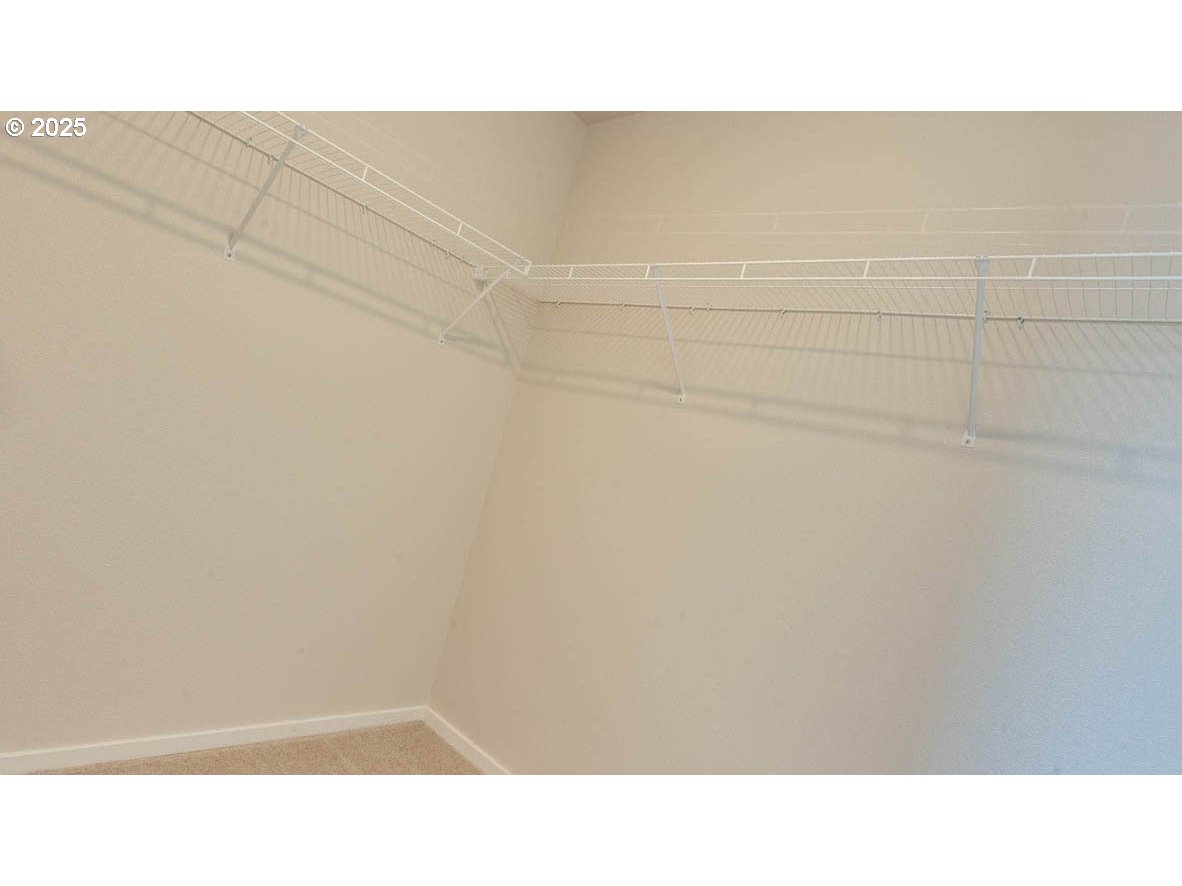 2957 U Street Springfield, OR 97477 - Photo 14 of 22 a open area with shower