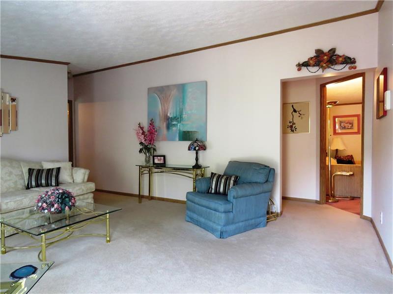 345 Manor Harrison City Road Irwin, PA 15642 - Photo 3 of 20 Gallery Image 3