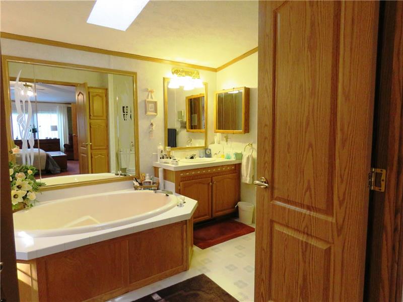 345 Manor Harrison City Road Irwin, PA 15642 - Photo 8 of 20 Gallery Image 8