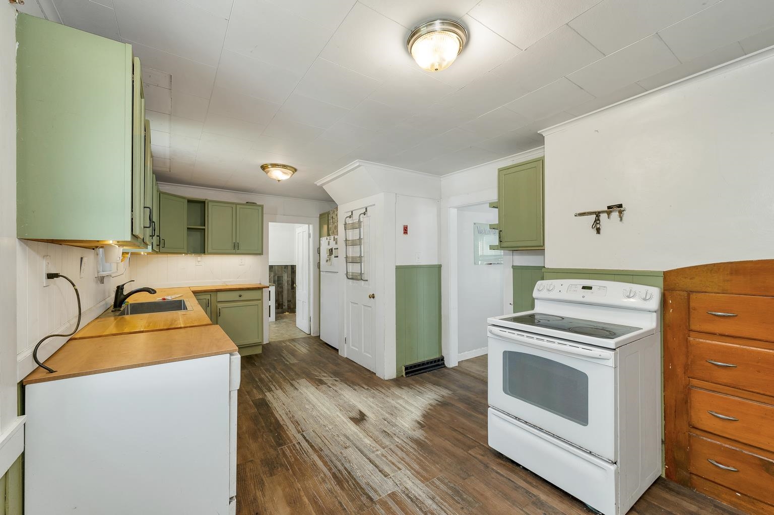 7 Maple Street Farmington, NH 03835 - Photo 3 of 27