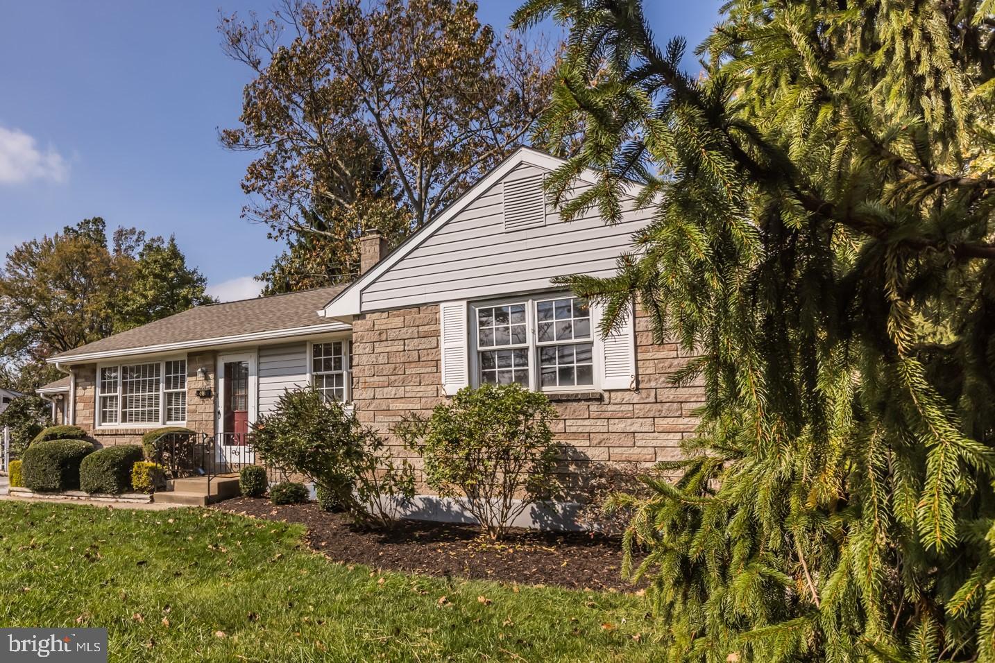 33 Devon Road Malvern, PA 19355 - Photo 2 of 23