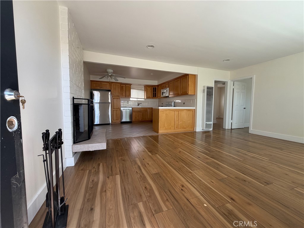 2617 Rockefeller Lane, Unit C Redondo Beach, CA 90278 - Photo 7 of 27