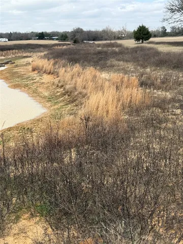 a view of a tennis court