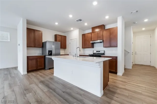 $2,400 | 9092 Nostrand Avenue, Las Vegas, NV 89148