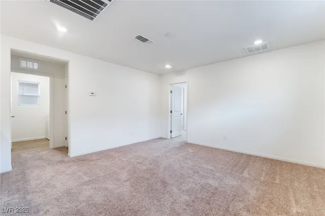 $2,400 | 9092 Nostrand Avenue, Las Vegas, NV 89148