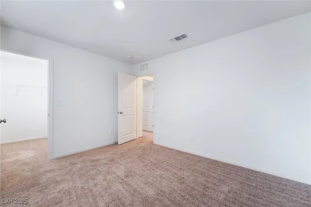 $2,400 | 9092 Nostrand Avenue, Las Vegas, NV 89148