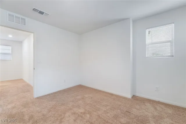 $2,400 | 9092 Nostrand Avenue, Las Vegas, NV 89148