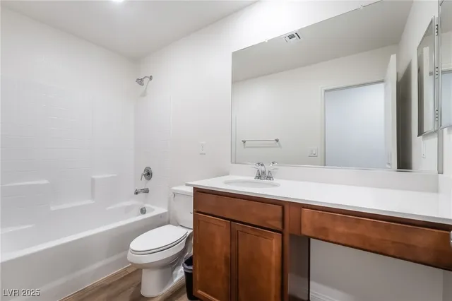 $2,400 | 9092 Nostrand Avenue, Las Vegas, NV 89148