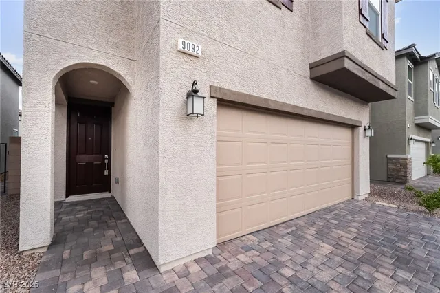$2,400 | 9092 Nostrand Avenue, Las Vegas, NV 89148