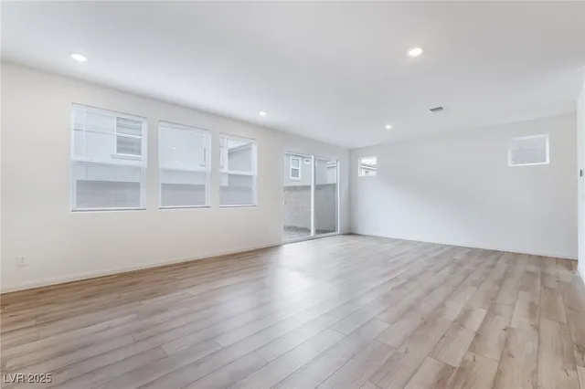 $2,400 | 9092 Nostrand Avenue, Las Vegas, NV 89148