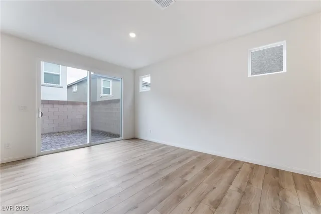 $2,400 | 9092 Nostrand Avenue, Las Vegas, NV 89148